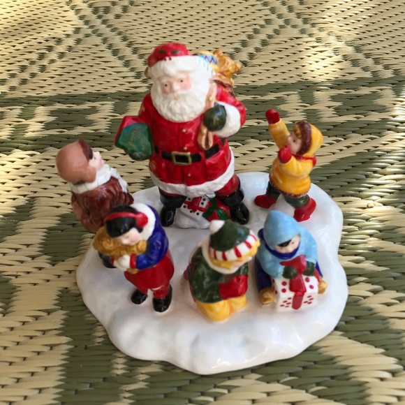 Department 56 Other - Dept 56 Vintage 1995 Santa Comes to Town Christmas Snow Village Figurine